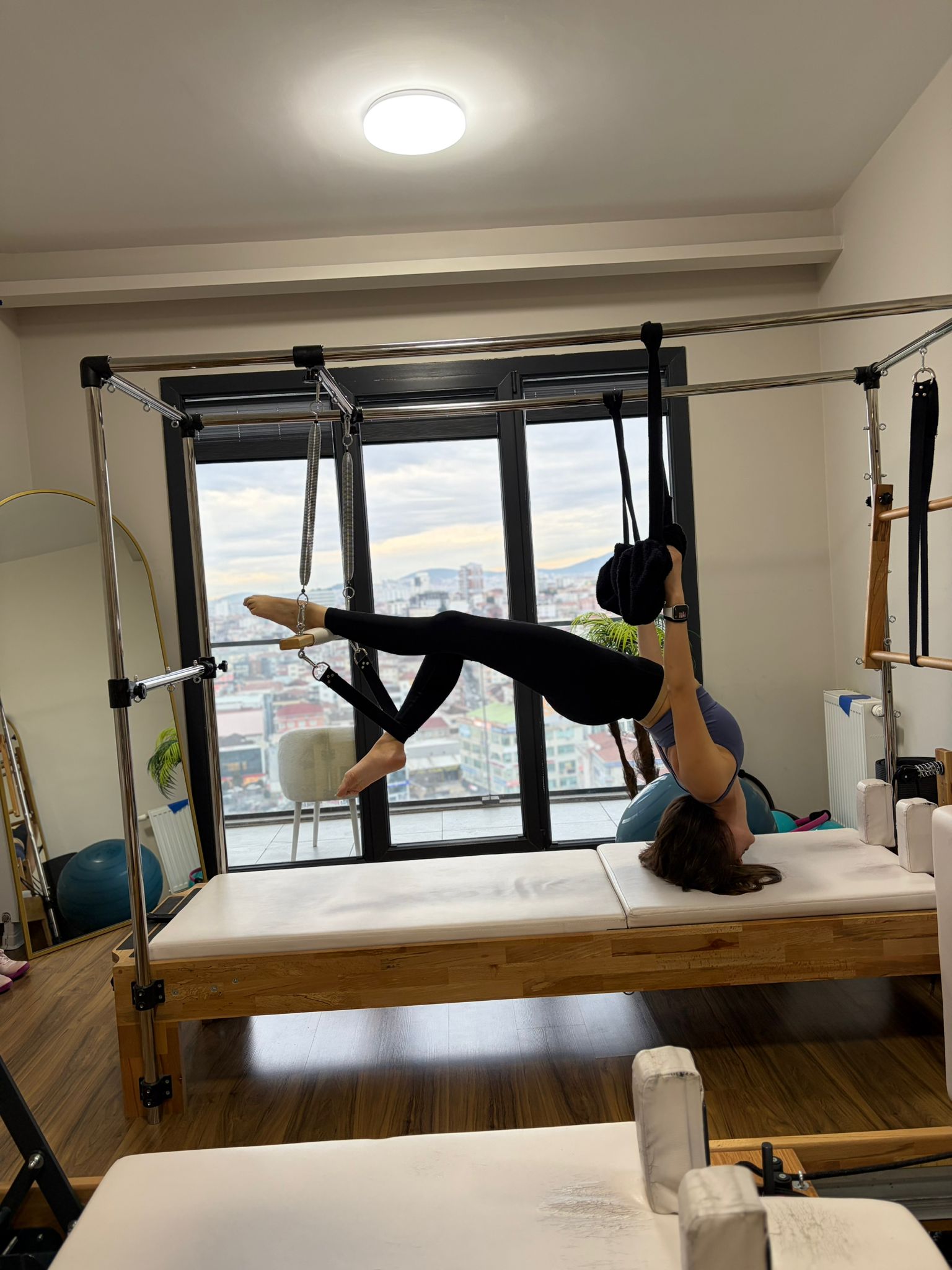 Mowa Pilates stüdyosunda aydınlık iç mekan
